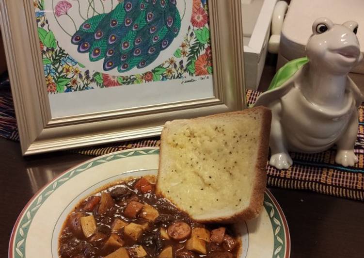 Beef and Tomato Stew - Garlic Cheese Bread