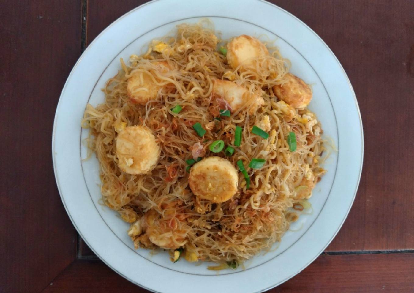 Bihun goreng Tahu telur