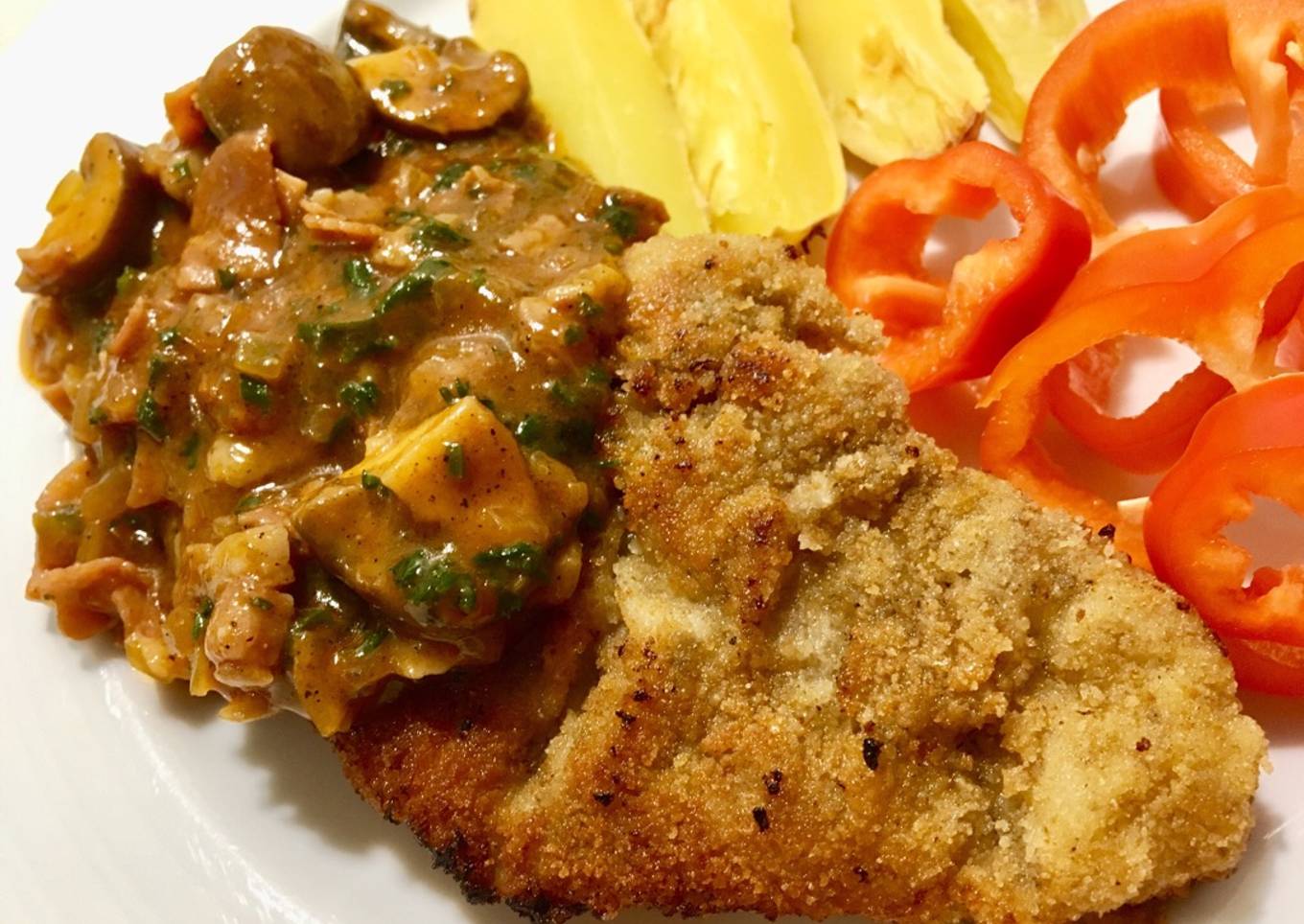 Pork schnitzel & Mashroom sauce