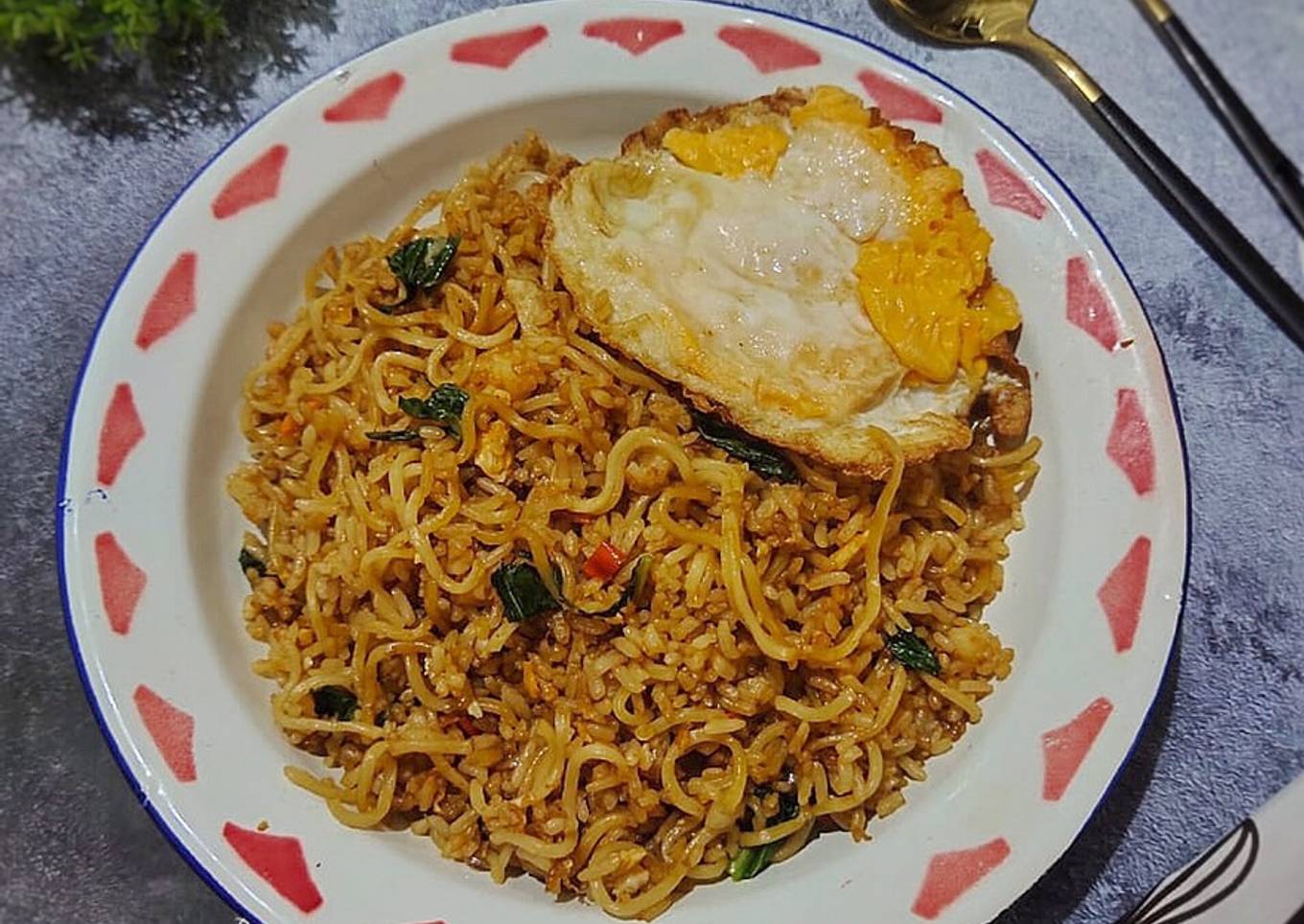 Nasi Goreng Magelangan (Nasi Mawut)