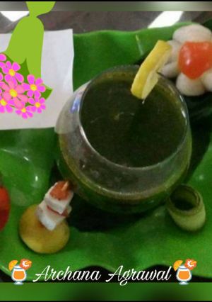 A picture of Winter ka healthy Palak Soup.