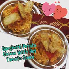 รูปของ Spaghetti Potato Cheese With Hot Tomato Sauce