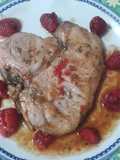 Chuleta de cerdo con salsa de frambuesas al whisky