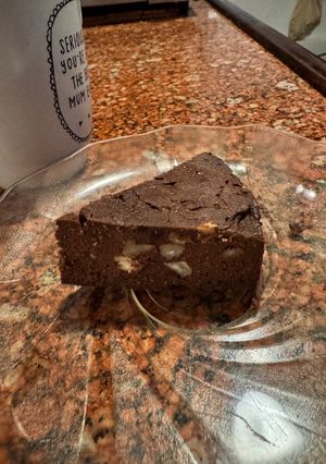 Una foto de BUDÍN DE CHOCOLATE Y NUECES (sin gluten ni azúcar, con boniato zanahoria y dátiles)