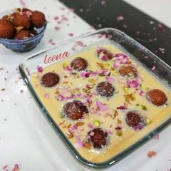 A picture of Baked Rabdi gulab jamun.
