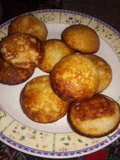 A picture of Making vitumbua vya mchele.