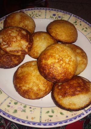 A picture of Making vitumbua vya mchele.
