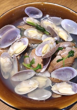A picture of Clams in Soup.