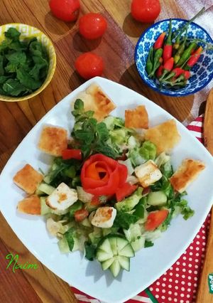 A picture of Arabic Fatoosh Salad.     .