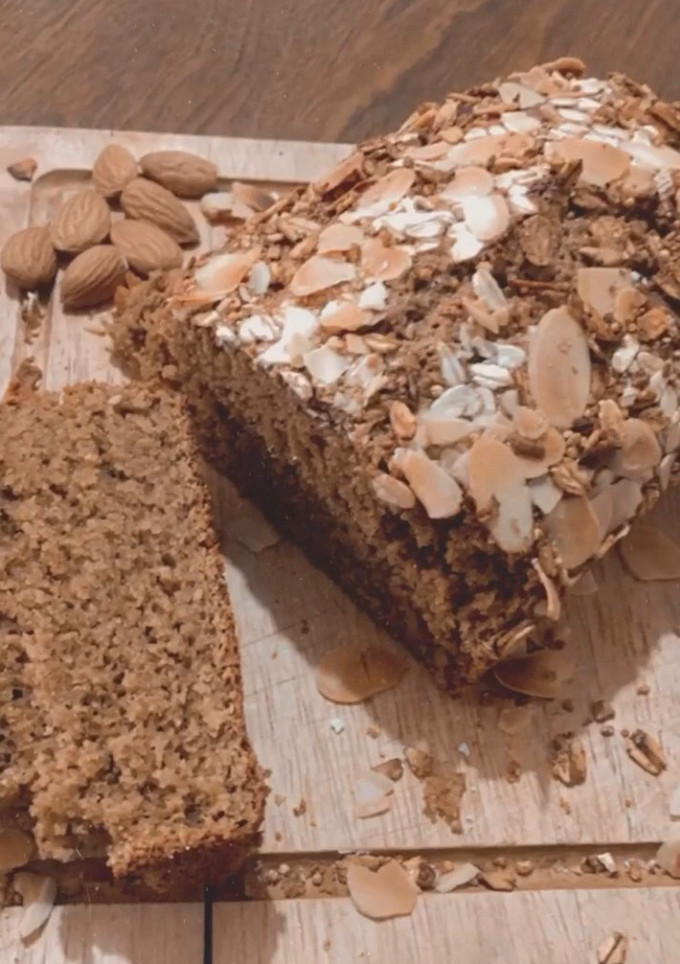 Una foto de Panque de avena y almendra