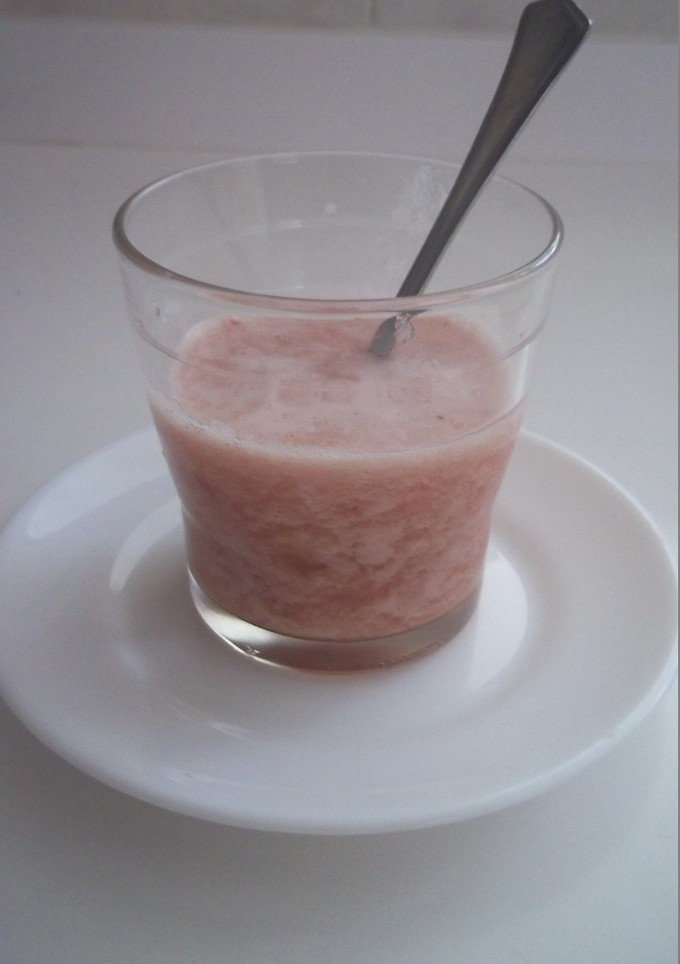 Una foto de Licuado de fresas y melón dulce
