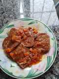 Lengua con salsa