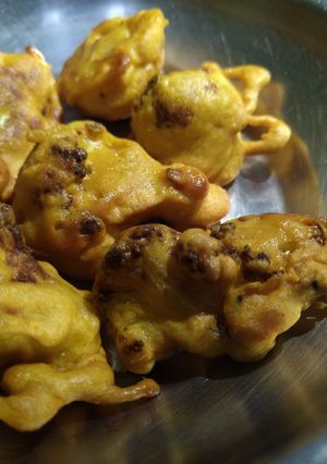ফুলকপির পকোড়া (Phulkopir pakoda recipe in bengali) রেসিপির প্রধান ছবি