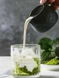 Té matcha con leche y canela