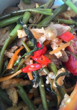 Foto resep Tumis Kangkung dengan bakso dan tempe
