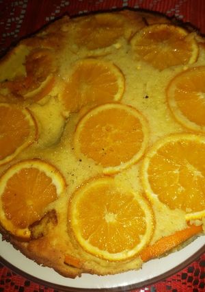 Una foto de Queque de naranja 🍊🍊🍊.