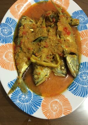 Foto resep Ikan kembung brekecek (puedesss) ala upik