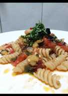 ensalada con vegetales salteados