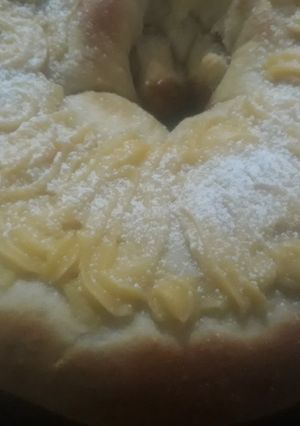 Una foto de Rosca de Pascuas rellena