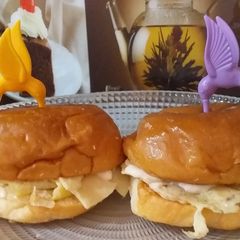 A picture of Mini Mayo Egg Burgers.