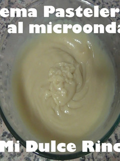Una foto de Crema pastelera básica al microondas