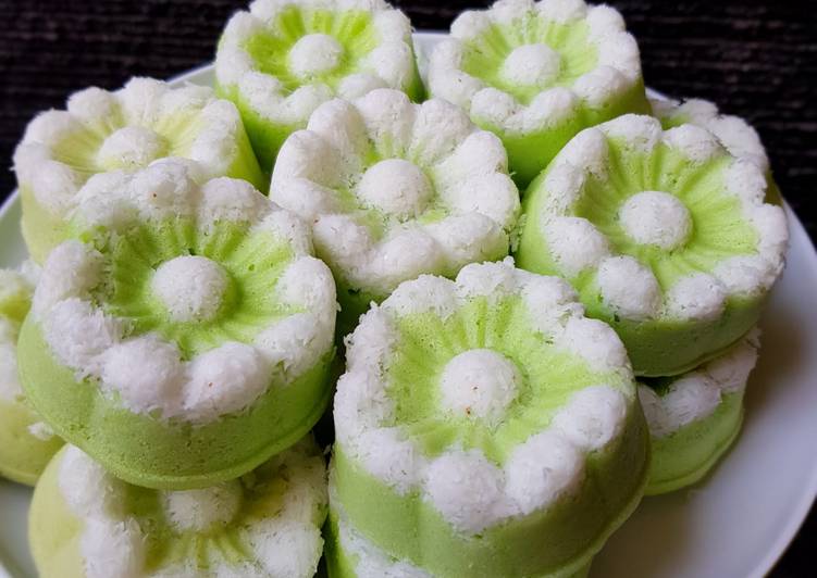 Resep Kue putu ayu oleh Yevie Meliana S - Cookpad