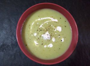 Una foto de Sopa de apio y puerro