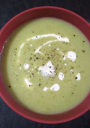 Una foto de Sopa de apio y puerro