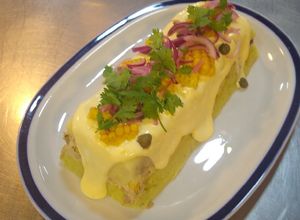 Una foto de Causa limeña