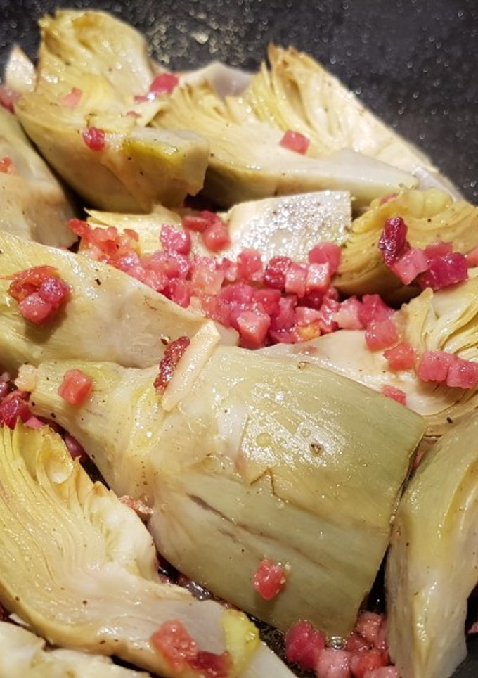 Una foto de Alcachofas con jamón