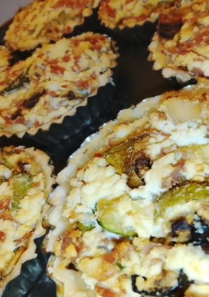 Una foto de Mini Tartas Ricota, Mortadela, Vegetales Asados