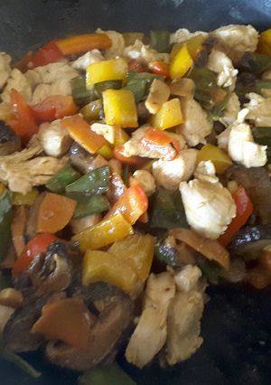 Une photo de Filets de volaille à la sauce de Tikka Masala aux légumes