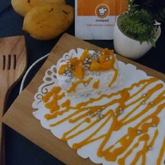 A picture of Mango bread pastry.