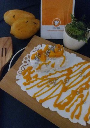 A picture of Mango bread pastry.