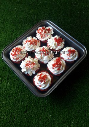 A picture of Red velvet cupcakes.
