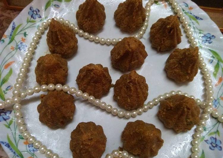 Step-by-Step Guide to Make Royal Jaggery Besan Modak
