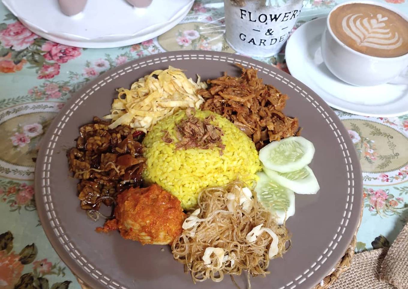 Nasi Kuning Ricecooker