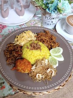 Foto resep Nasi Kuning Ricecooker