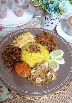 Foto resep Nasi Kuning Ricecooker