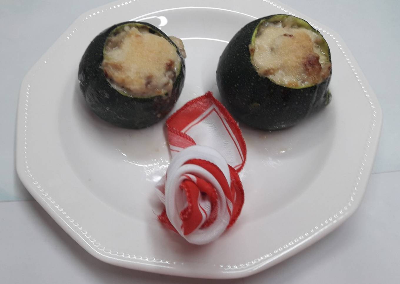 Mini zucchini stuffed with chicken breast and mushrooms