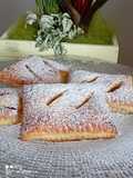 Sfogliatine con confettura di albicocche e mirtilli