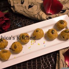 A picture of Jowar Atta Laddu.