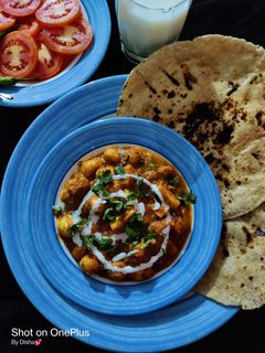 પનીર મટર મખાના (Paneer Matar Makhana Sabji recipe in Gujarati) રેસીપી મુખ્ય ફોટો