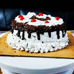 A picture of Black Forest Cake.