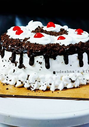 A picture of Black Forest Cake.