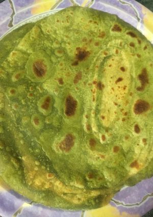 A picture of 2 colour healthy paratha.