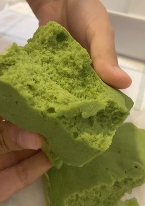 Una foto de ¡Pan esponjoso de harina de arroz con matcha en microondas, súper rápido!