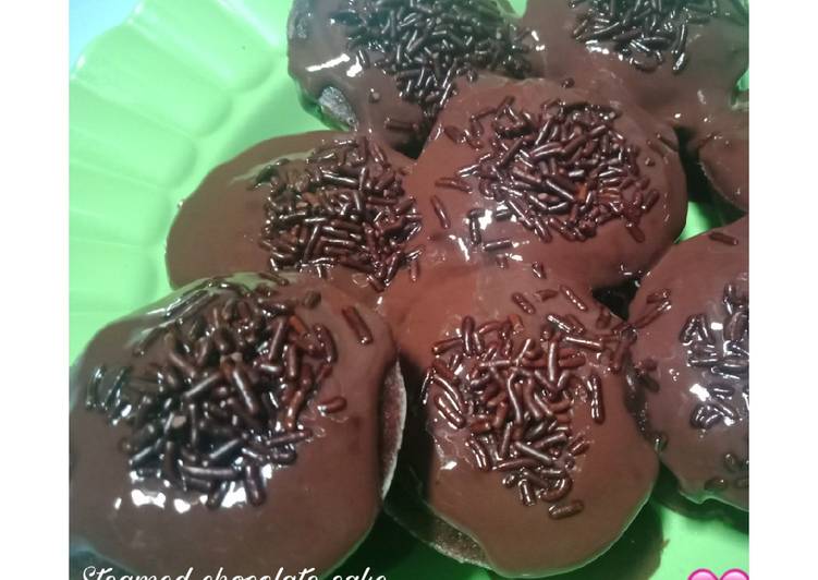 Resep Kue coklat kukus dengan toping coklat lumer yang sempurna