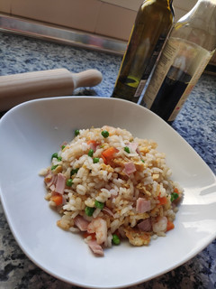 Una foto de Arroz tres delicias