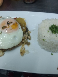 Una foto de Bife koygua con arroz blanco